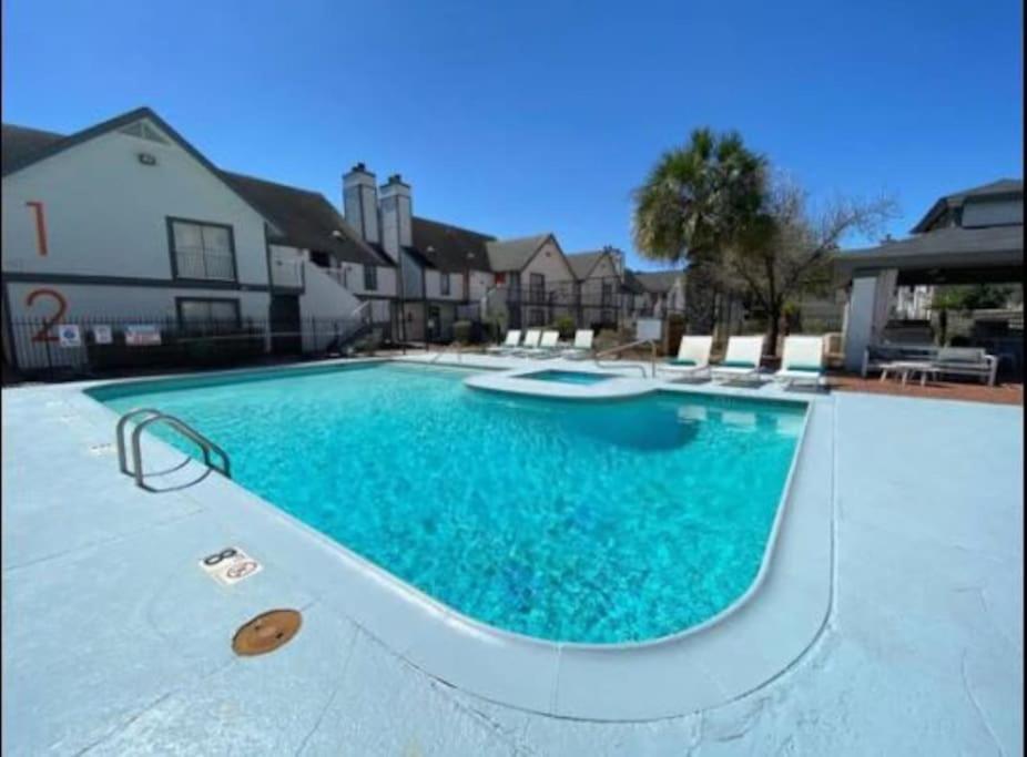 Lux Suite /King Bed /Free Parking/Pool/First Floor Houston Exterior foto